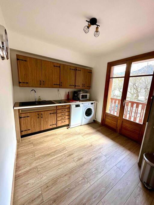 Charmant Appartement Renove Au Coeur Du Village Saint-Martin-Vesubie Exterior photo