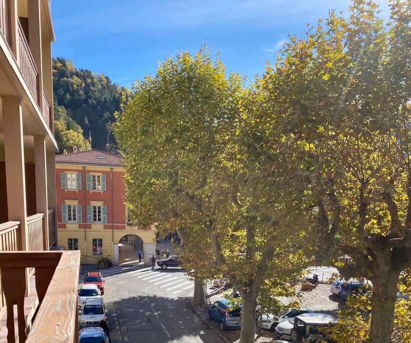 Charmant Appartement Renove Au Coeur Du Village Saint-Martin-Vesubie Exterior photo